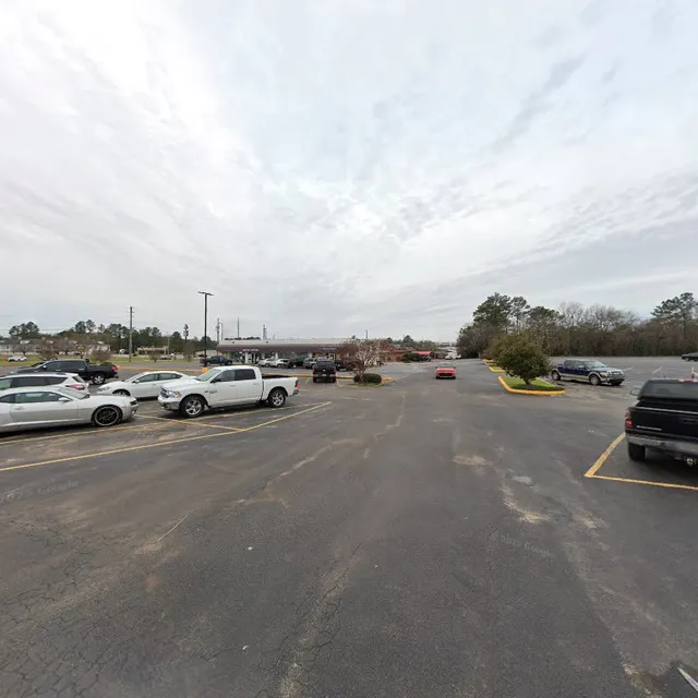 Pine Pointe Shopping Center