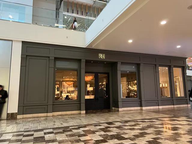 RH Roseville | The Gallery at Galleria at Roseville