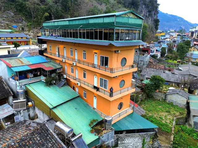Ethnic House Jr. - Hotel & Restaurant with Paddy View