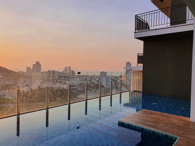 Akira Hotel Sriracha