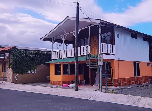 Alpha Arenal Hotel & Hostel