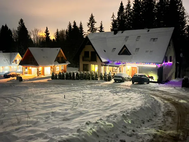 Rezydencja Dwa Niedźwiedzie nad potokiem