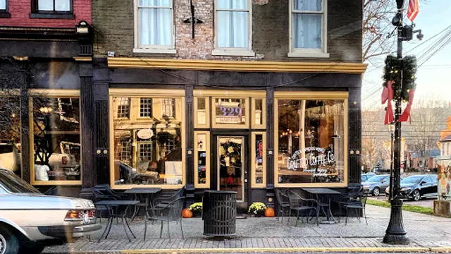 Analog Coffee & Records