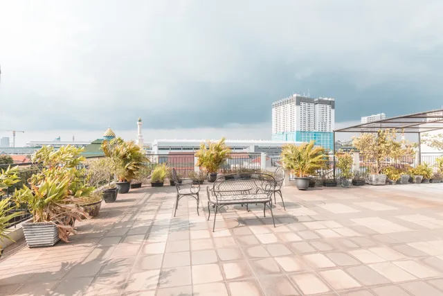 The View, Exclusive Boarding House