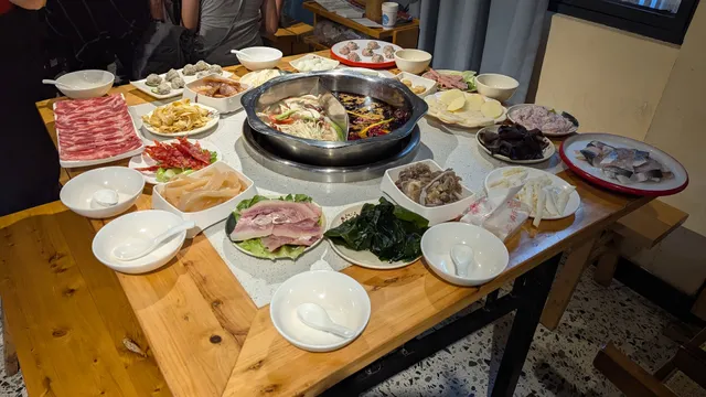 Chongqing Conglong Hot Pot East Shuimen Head Store