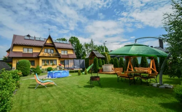 Basia. Holiday House