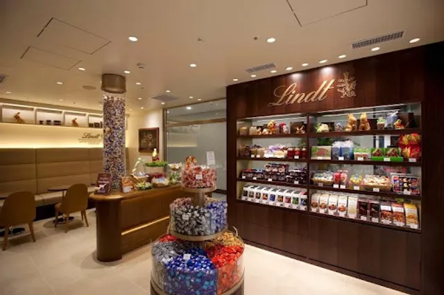 Lindt Chocola Cafe