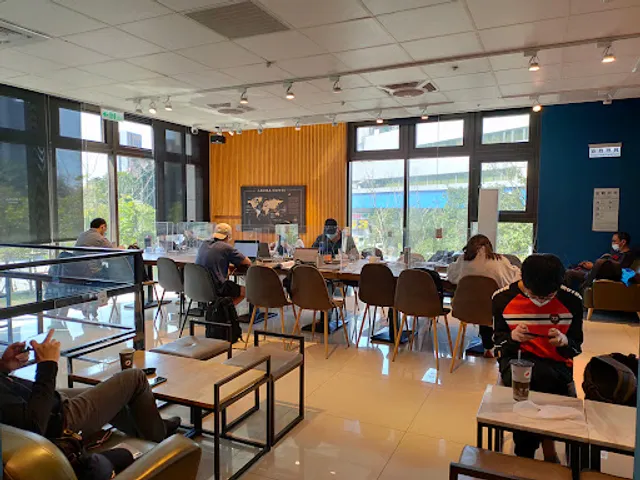 Louisa Coffee Jingmei Soho