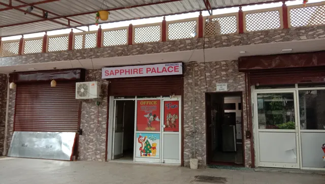 OYO 19463 Sapphire Palace