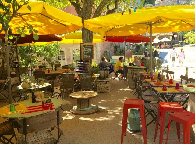 Le petit café des jeanne