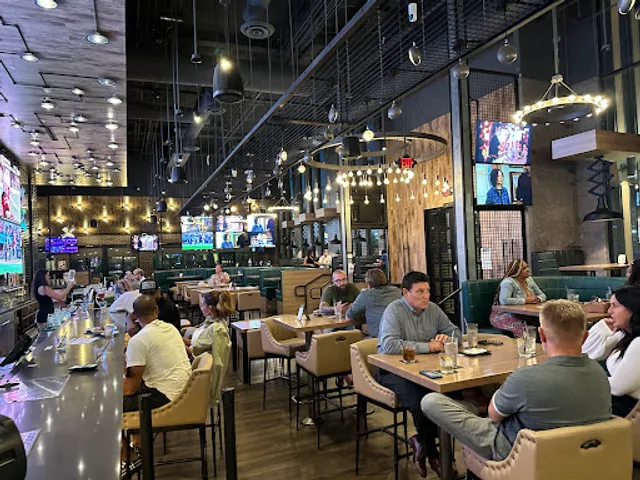 Shark Club Sports Bar & Grill