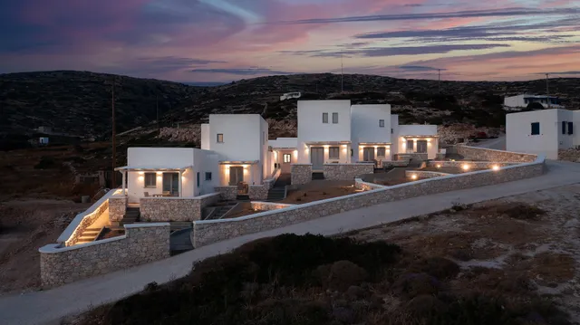 Camvillia Donoussa Village Suites