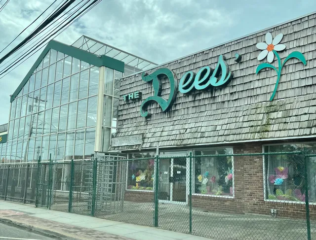 Dees Nursery And Florist