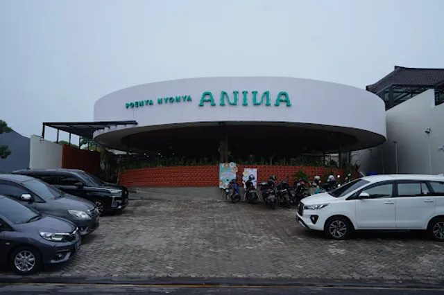 Poenya Nyonya Anina Citraland