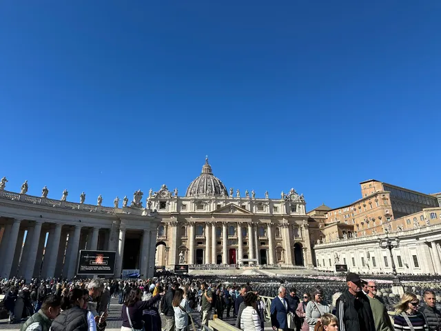 Crown Tours Vatican