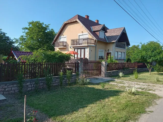 SZIESZTA APARTMAN