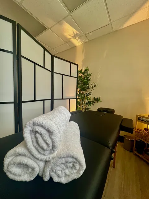 Zafiro Massage Center