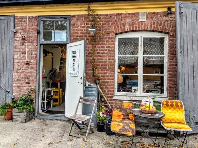 Number Ten Cafe and second-hand store