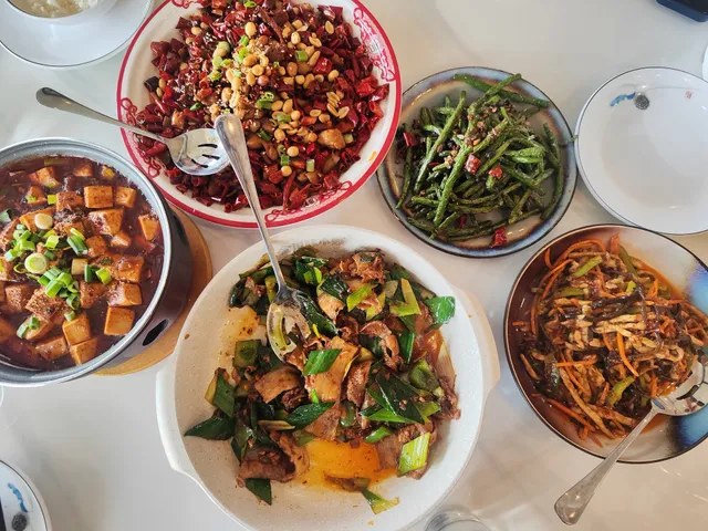 QJ Kitchen 秋金川味小炒