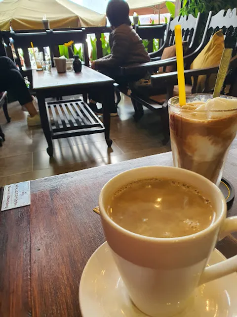 Út Tịch Café