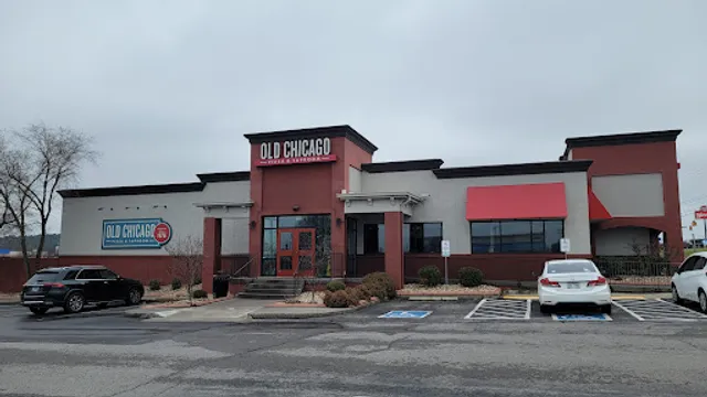 Old Chicago Pizza + Taproom