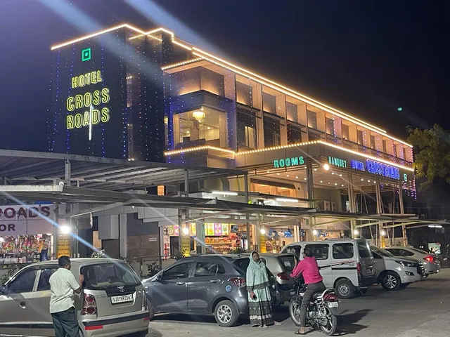 Hotel Crossroads