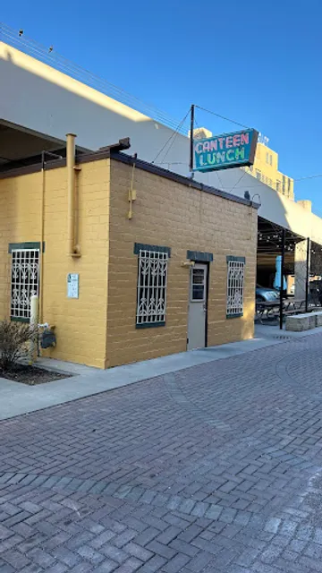 Canteen Lunch in the Alley