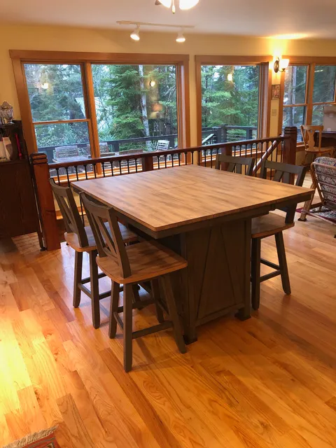 Livingston's Furniture