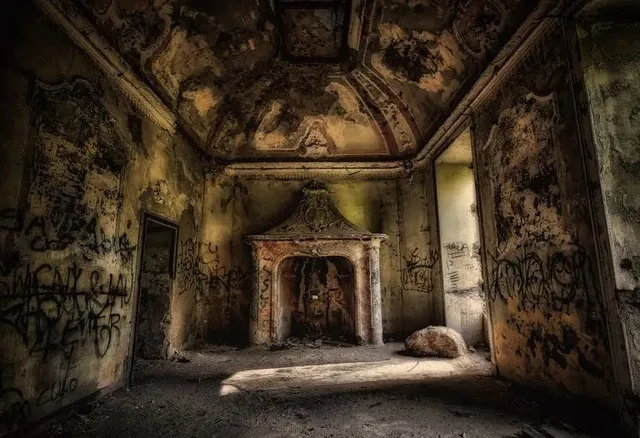 Villa de Vecchi "Casa Rossa"