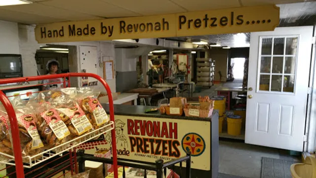 Revonah Pretzel