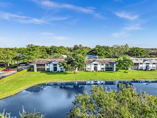 Realty 100 - Nicole Marks, P.A., Realtor