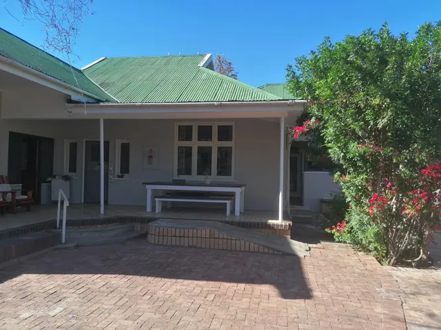 Villa De Karoo Guest House| Oudtshoorn Guesthouse