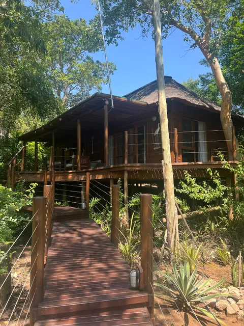 Paradise River Lodge