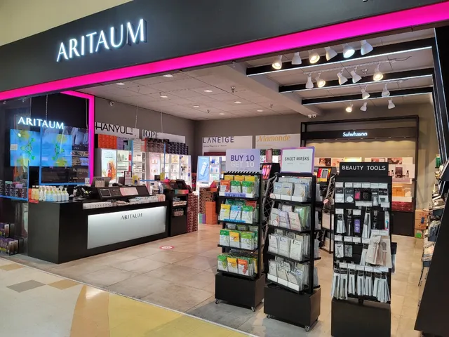 Missy ARITAUM (Inside H-Mart)