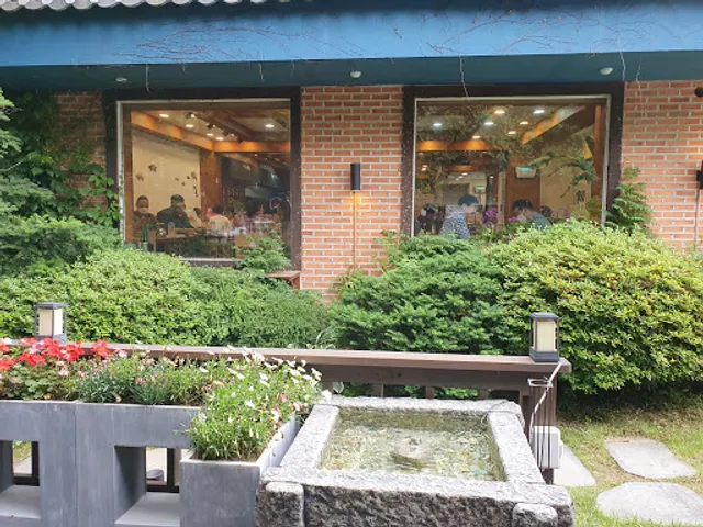 채운 Grilled fish restaurant