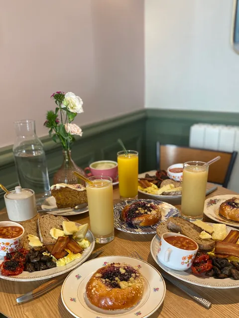 Sœurs - café fleuri