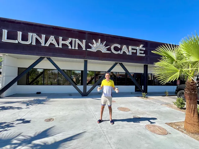 Lunakin Café