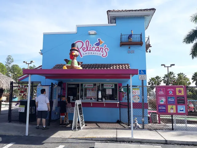 Pelican's SnoBalls & Mini Golf