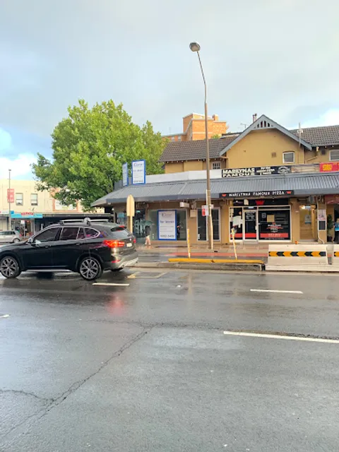 Marilyna's Famous Cremorne