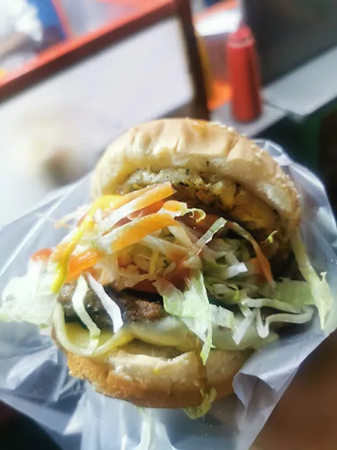 Takeria camarones chivo Hamburguesas al carbón Torreón