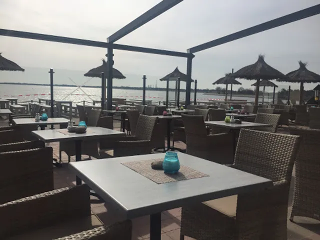 Deichkrone Café Restaurant Bar - CE Franchise GmbH