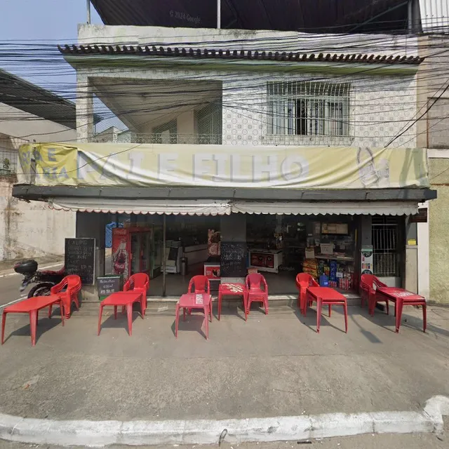 Padaria e Confeitaria Pai e Filhos