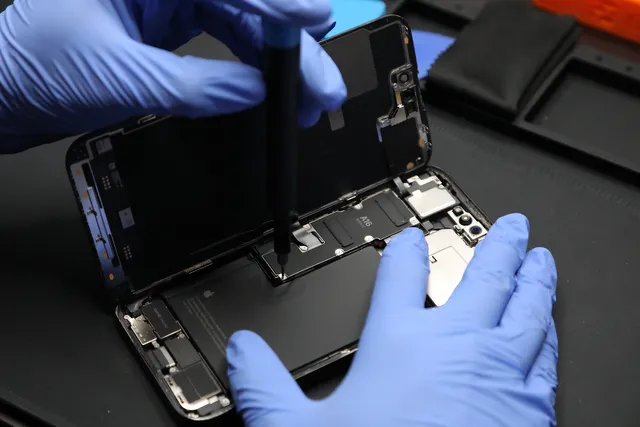 Scratch Media - Cellphone Repair, Computers & Tech (Buy/Sell/Repair Electronics)