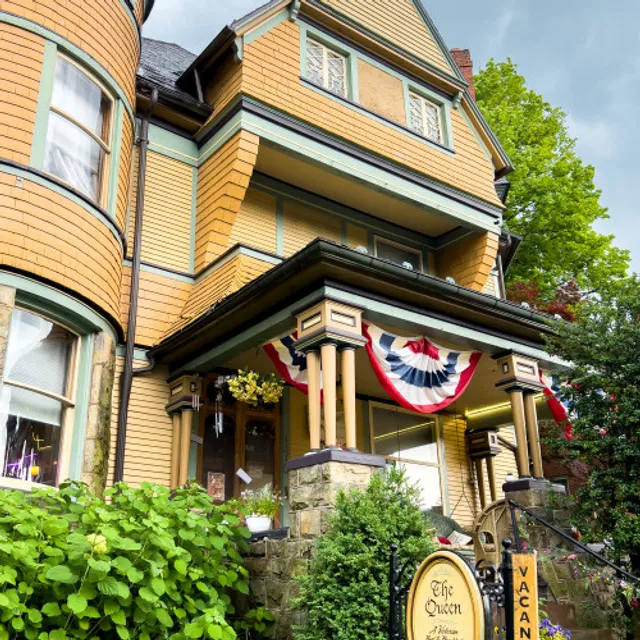 The Queen, A Victorian Bed and Breakfast