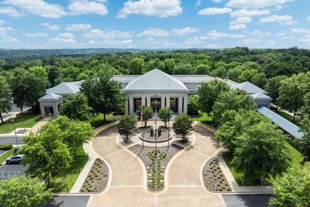 Renaissance Shoals Resort & Spa