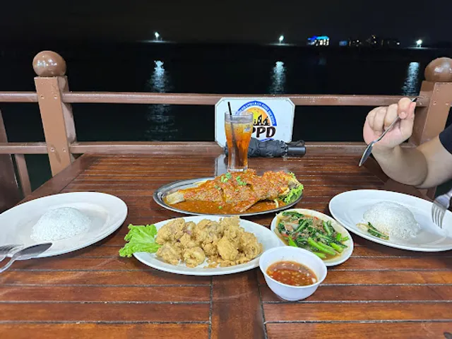 Restoran Terapung D'Jetty, Medan Ikan Bakar Port Dickson