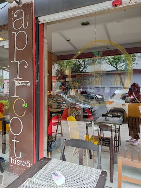 Apricot Bistrô