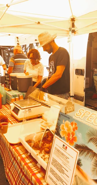 Marché du dimanche Quai Gambetta