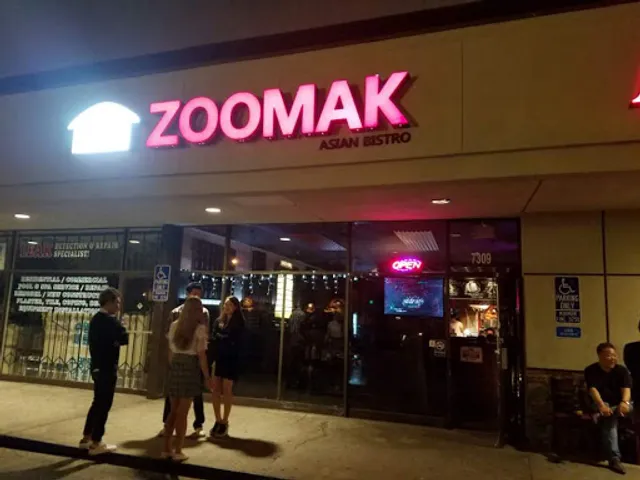 Zoomak Asian Bistro
