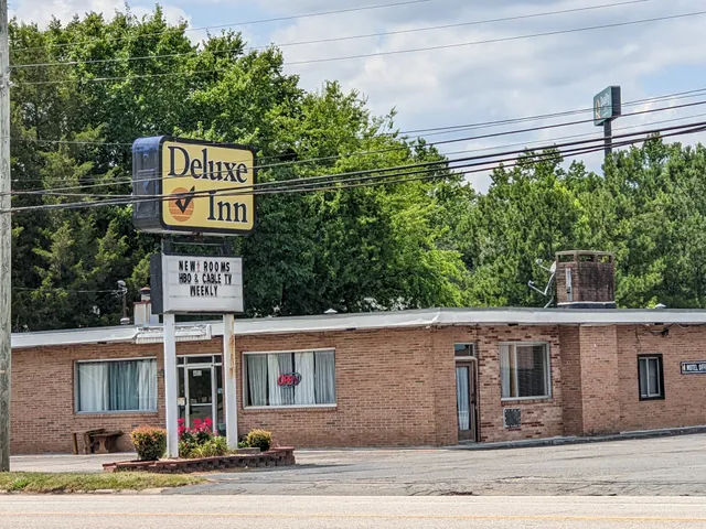 Deluxe Inn